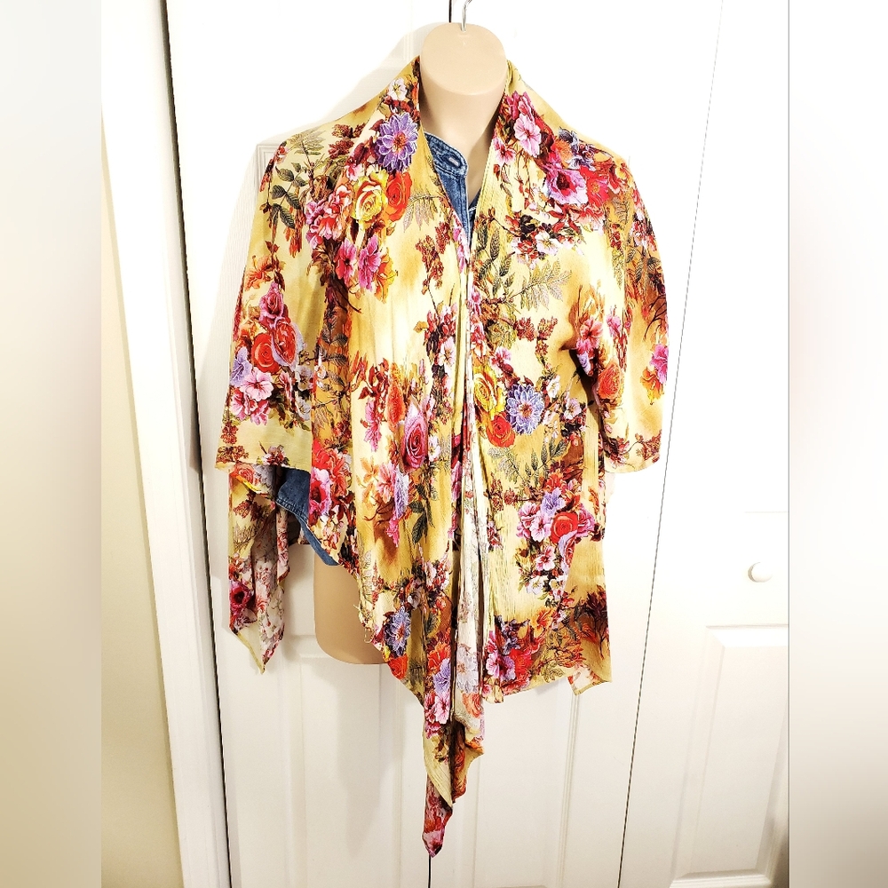 Umgee Pink Red Cream Floral Women Embroidered Kimono Wrap  Size S/M ~ Pre-Owned